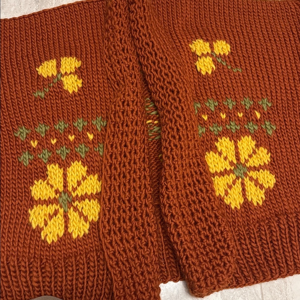 Hand knit oversized cardigan - Picture 8 of 8